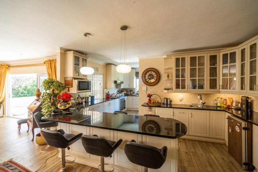 6 Bedroom Property for Sale in West Bank Eastern Cape